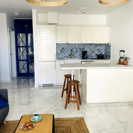 Arnold's Ocean View, Air Conditioner, Апартаменты Адехе
