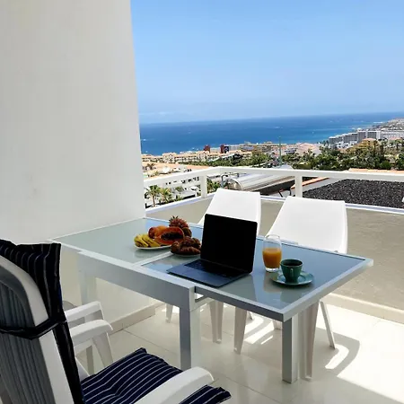 Arnold's Ocean View, Air Conditioner, شقة *