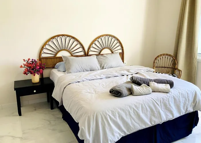 Arnold's Ocean View, Air Conditioner, *